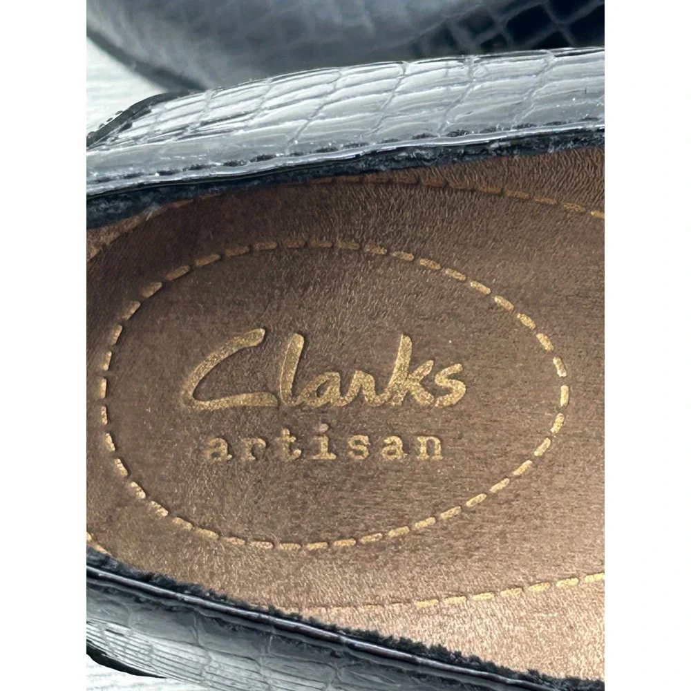 Clarks Artisan‎ Women Black Croc Embossed Patent Leather Buckle Pumps Size 9.5